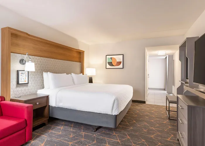 Doubletree By Hilton Worth South Hotel