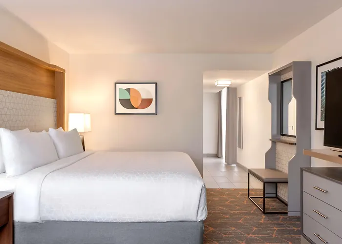 Doubletree By Hilton Worth South 4*