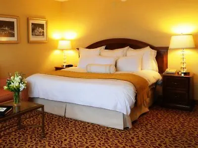 Doubletree By Hilton Worth South Hotel